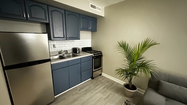 Photo - 2840 Colonial Ave SW