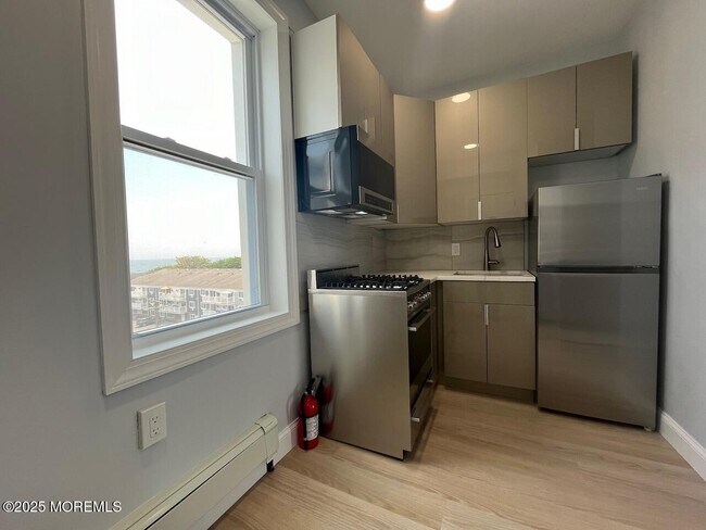 Photo - 201 Lareine Ave Unit 501