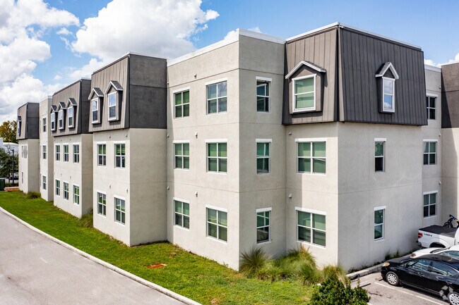 2323 McCoy Rd Orlando, FL 32809-8142 - Palm Square Condominiums