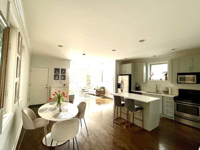 Photo - 1319 N Bosworth Ave