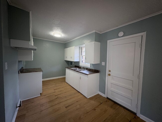 Photo - Beautiful 3 Bedroom/1&1/2 Bath Home with Central Air & Heat