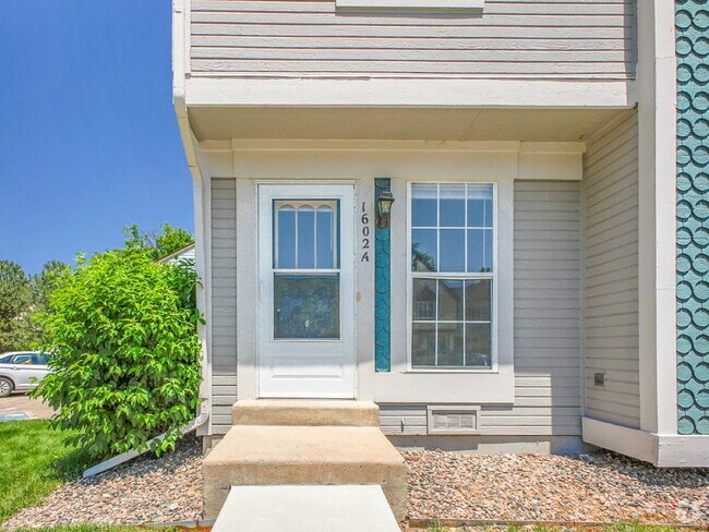 Building Photo - $1,895 // 2-Bed 1-Bath Charming Rowhome in... Unit A