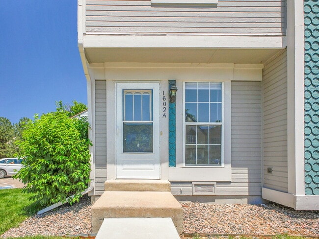 $1,895 // 2-Bed 1-Bath Charming Rowhome in... - $1,895 // 2-Bed 1-Bath Charming Rowhome in... Unit A