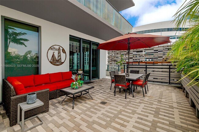 Building Photo - 2960 NE 207th St Unit 505