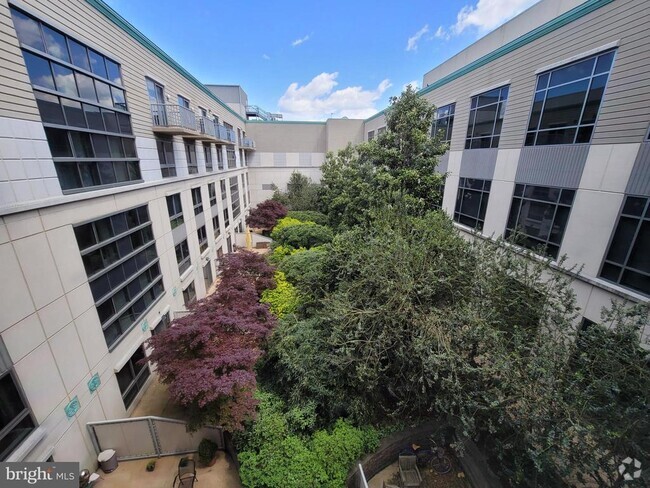 Building Photo - 777 7th St NW Unit 1003 Rental