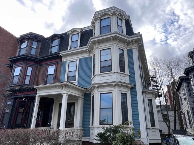 Photo - 394 Broadway Unit 3