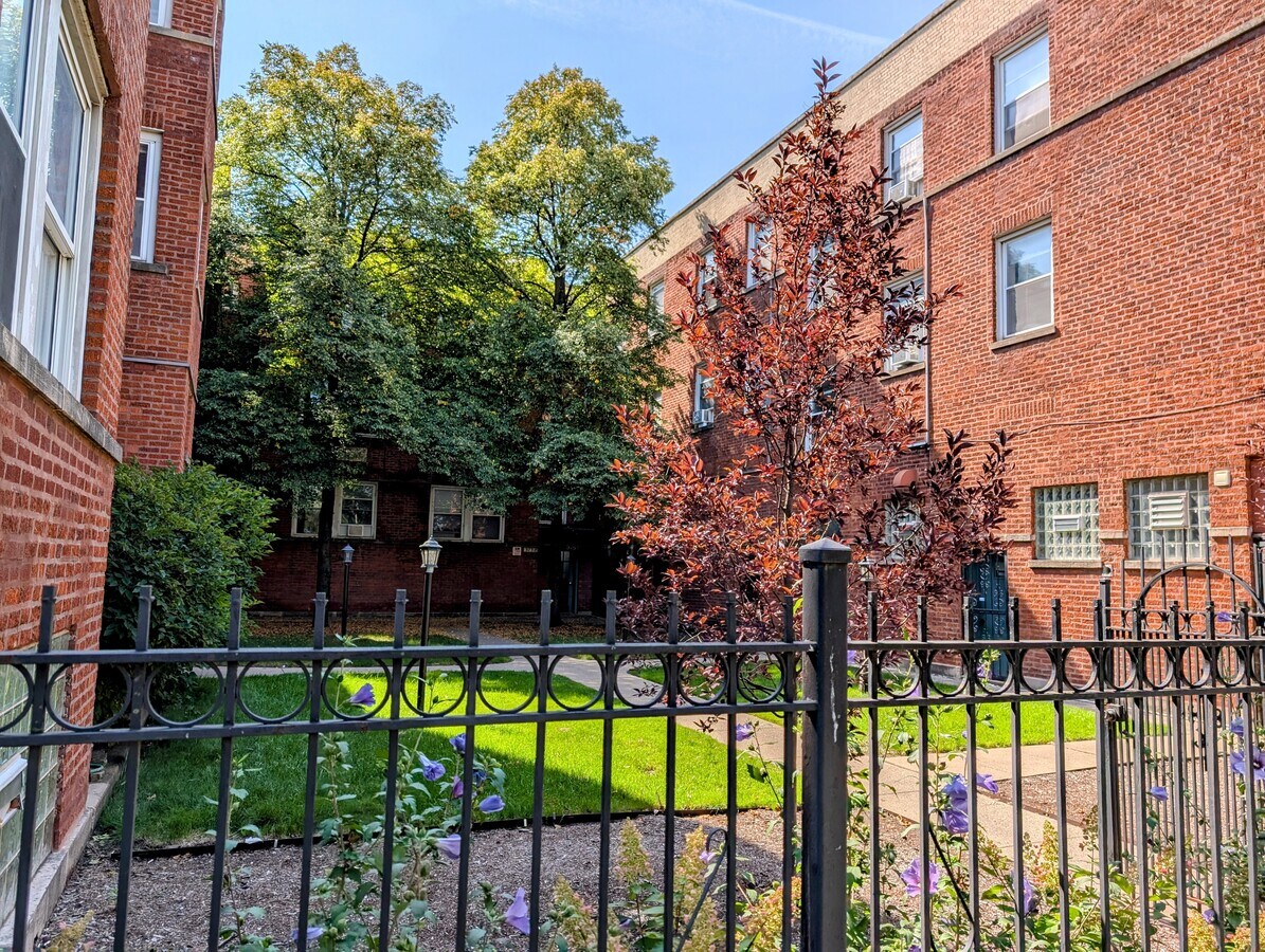 Photo - 3151 W Argyle St Unidad 53-3W