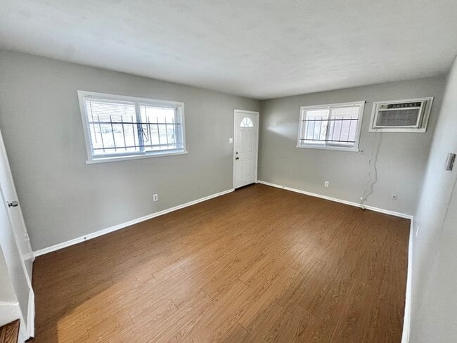 Photo - 735 Ledbetter Ave