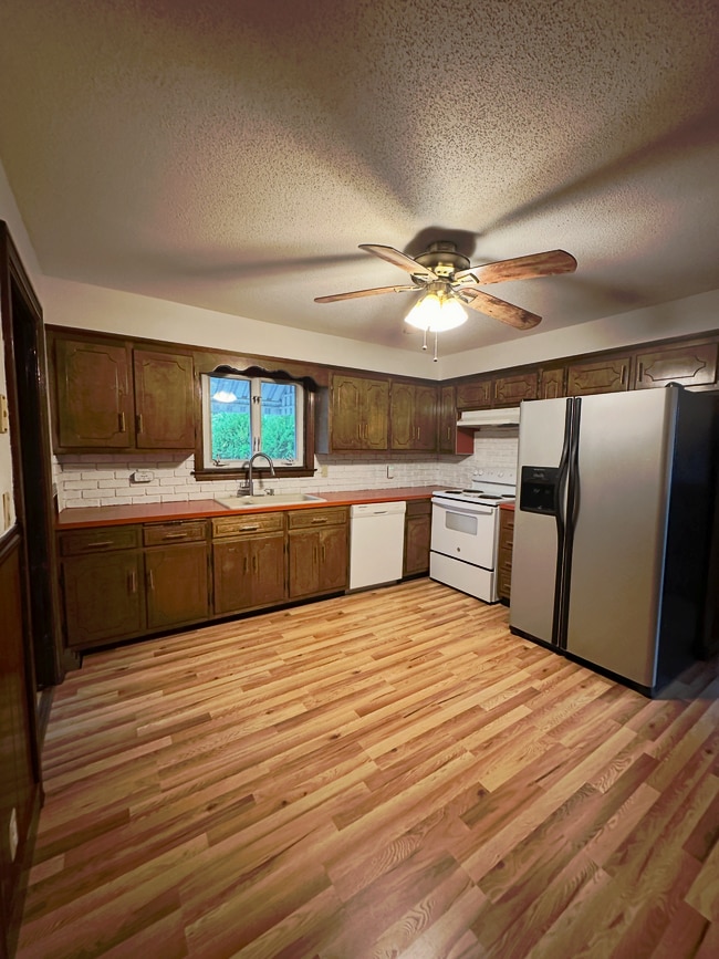 Kitchen - 171 Leonard Ave Unit 1
