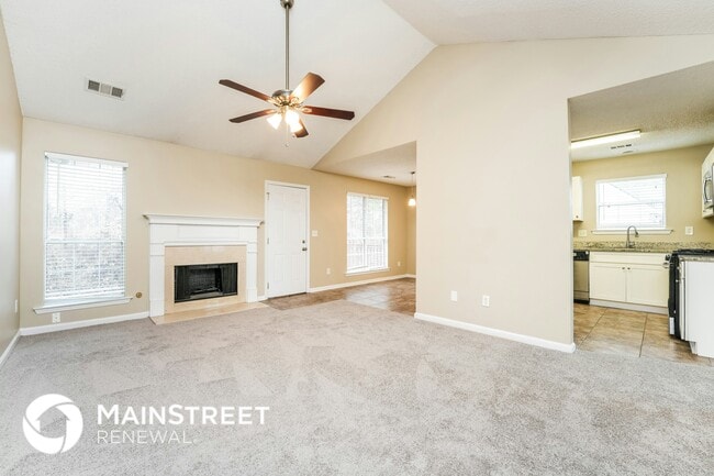 Photo - 573 Ransom Way