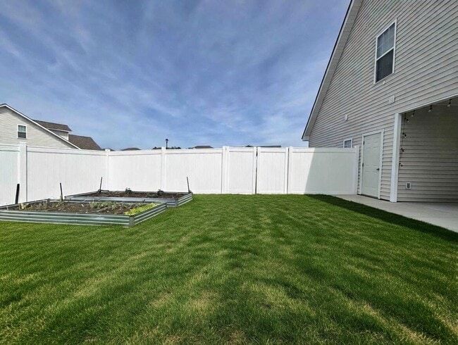 Photo - 2300 Chavis Dr