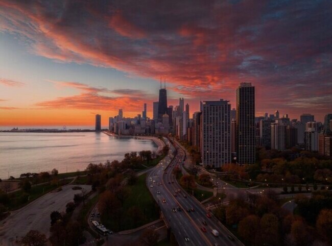 Photo - 211 E Ohio St Unidad 809