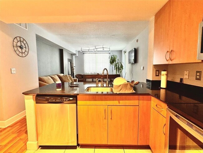 Photo - 1830 Radius Dr Unidad 703