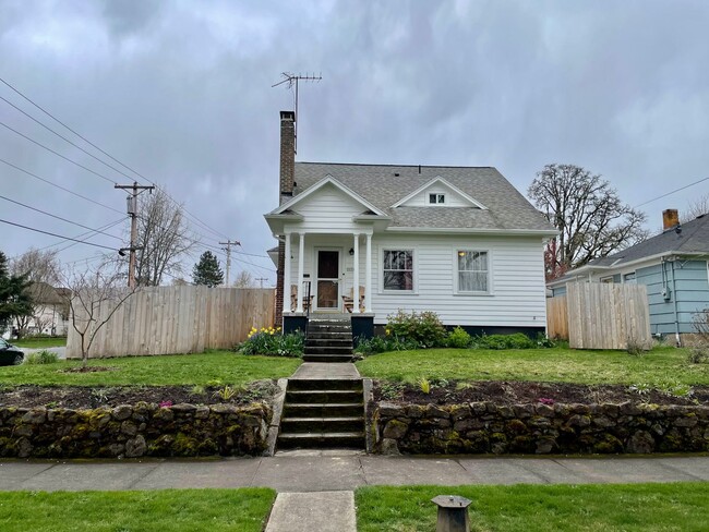 Corner Historic Storybook 3Bd 2Ba House in... - Corner Historic Storybook 3Bd 2Ba House in...