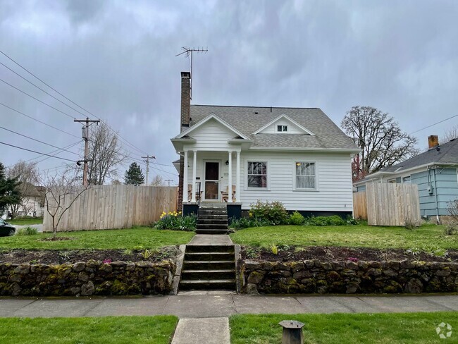 Building Photo - Corner Historic Storybook 3Bd 2Ba House in...