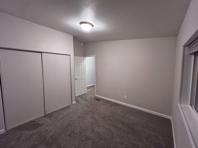 Photo - 916 4th St SE