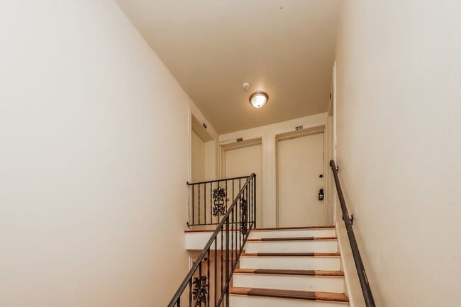 Photo - 3611-3625-3625 Charlotte Dr Unit 3623