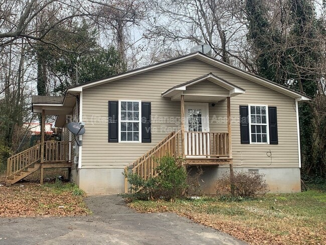 Building Photo - 819 E Solomon St