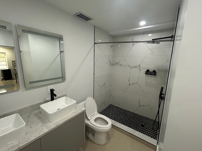 Photo - 2463 Lincoln St Unit C