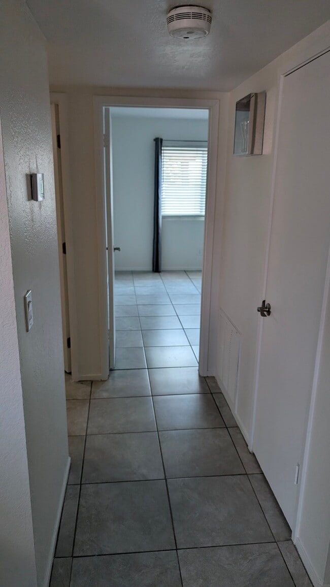 Photo - 841 Avenue A Unidad Apt B