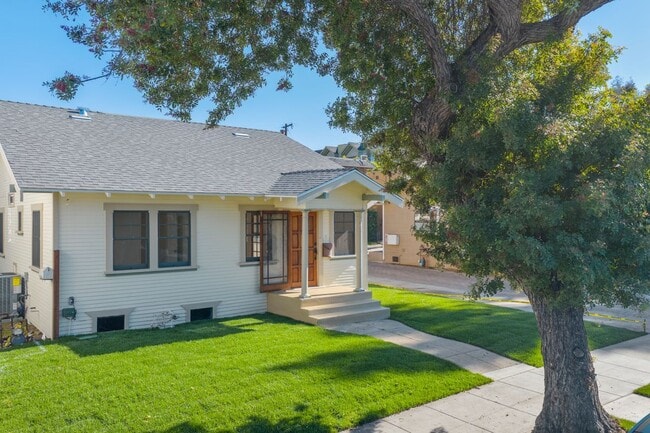 Photo - 744 Gladys Ave