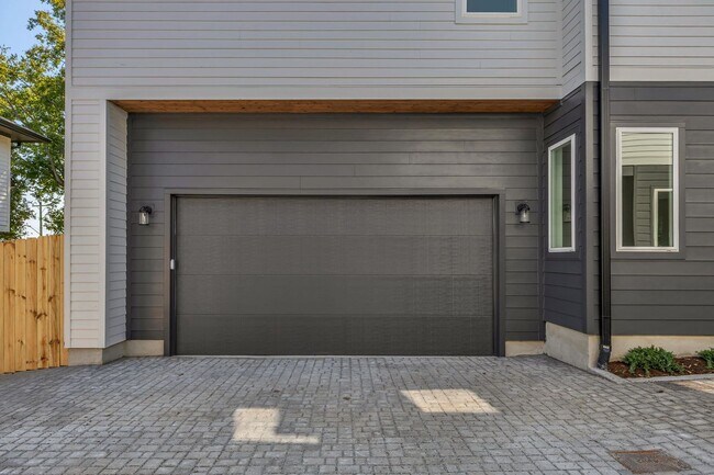 Photo - 5917 Robertson Ave Unit E