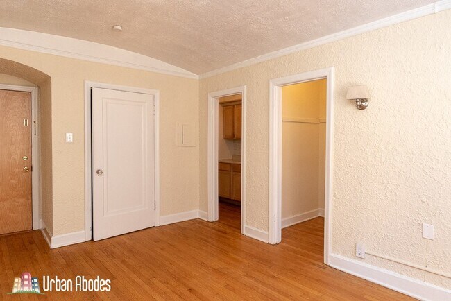 Photo - 535 W Arlington Pl Unit A00C