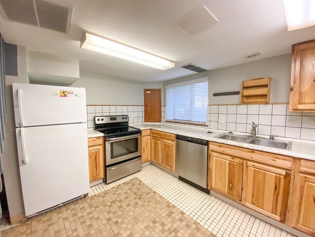 Photo - Three Bedroom Two Bathroom House For Rent