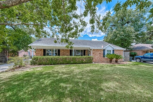 Photo - 918 Wycliffe Dr