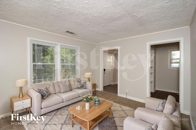 Photo - 1800 Oakmont Dr NW