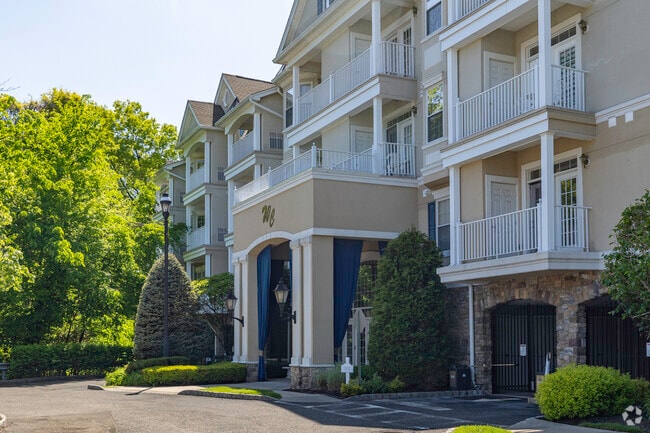 Entrada - Windsor Court