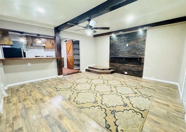 Building Photo - 403 Clear Lake Rd Rental
