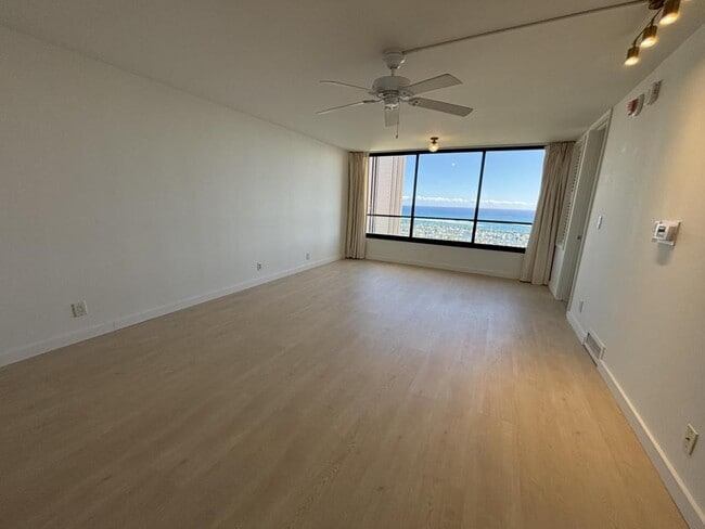 Building Photo - 1650 Ala Moana Blvd Unit 2009 Rental