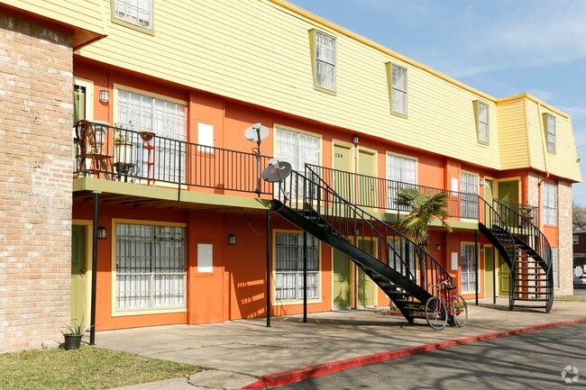 Photo - Gardens of Bissonnet