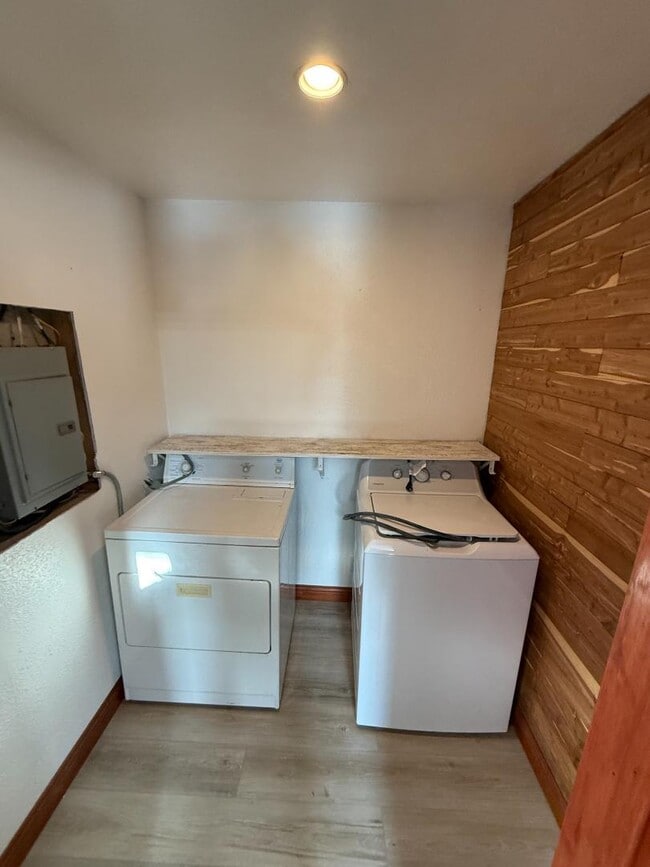 Photo - 1103 West Dr