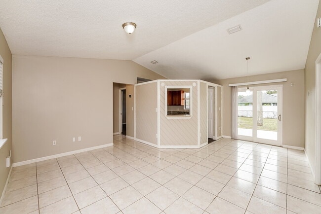 Photo - 1874 Delki St NW