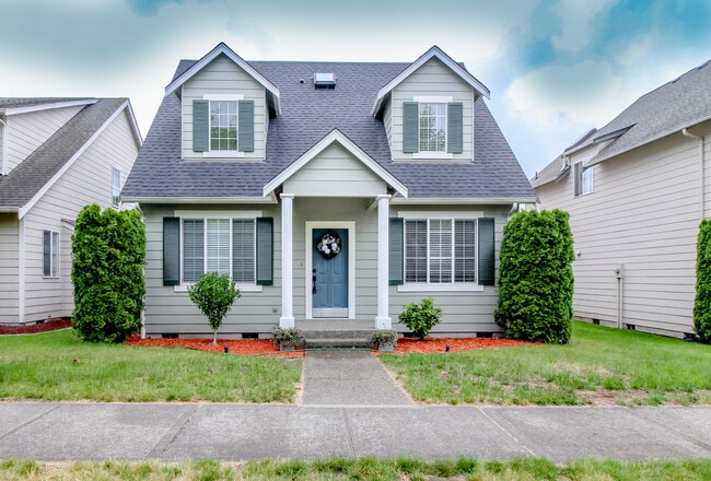 Building Photo - Beautiful Home on Bob's Hollow