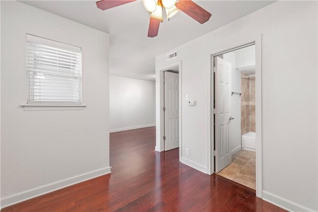 Photo - AVAILABLE NOW: 1 BR / 1 BA - Heart of Soco - SS Appliances - Minutes from DT