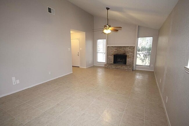 Photo - 1106 Ravenscourt Dr