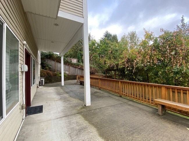 Photo - 3 bedroom Renton home with views!