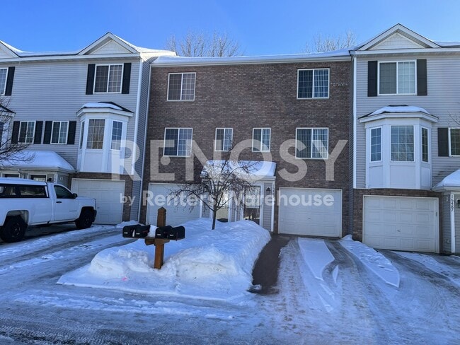 Building Photo - 16477 Timber Crest Dr SE