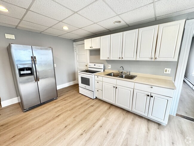 Building Photo - 30 Spruce St Unit 1 Rental