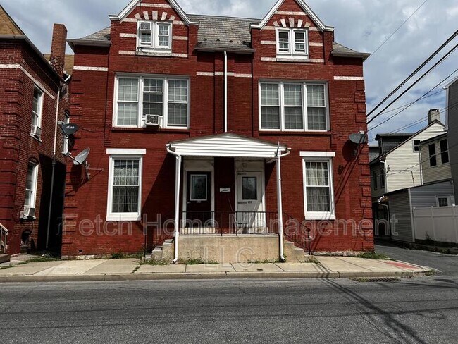 Photo - 825 Church St