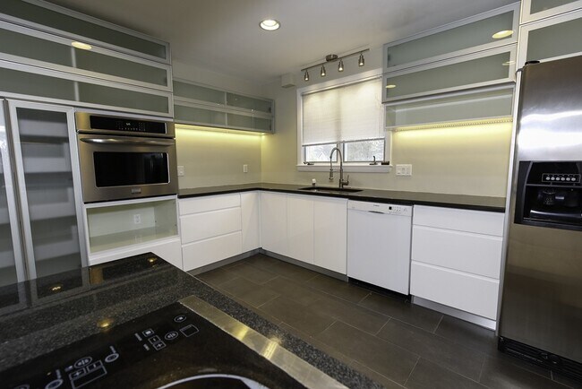 Photo - 229 Old Farm Rd