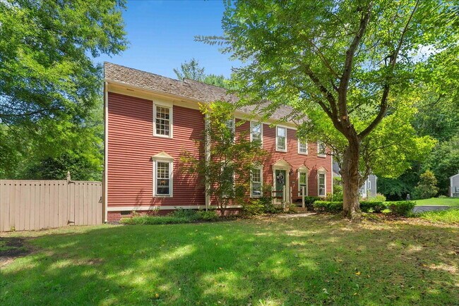 Photo - "Luxurious 3-Bed Retreat with Finished Bas...