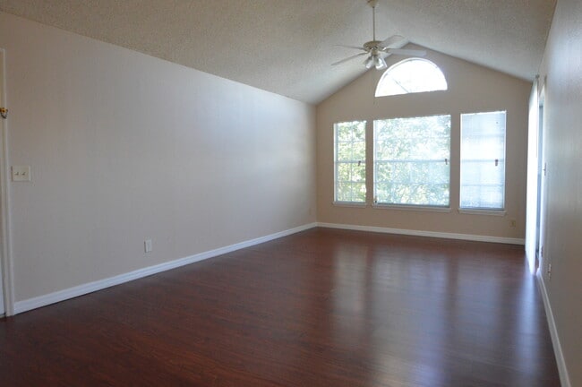 Building Photo - 1051 S Hiawassee Rd Unit 2136