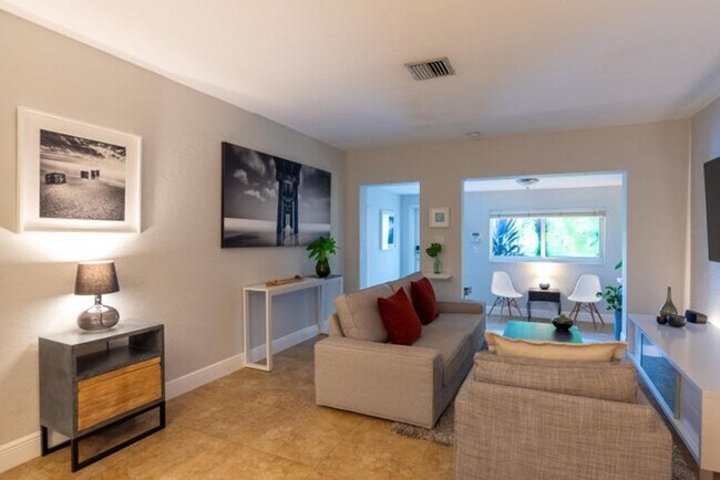 Photo - 1401 NE 17th Way