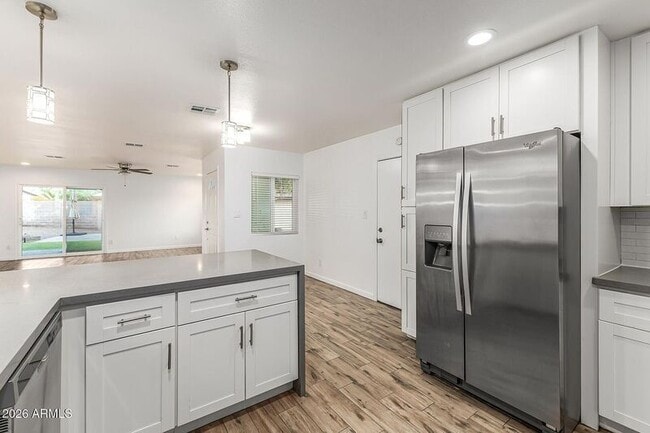 Photo - 937 N 85th St