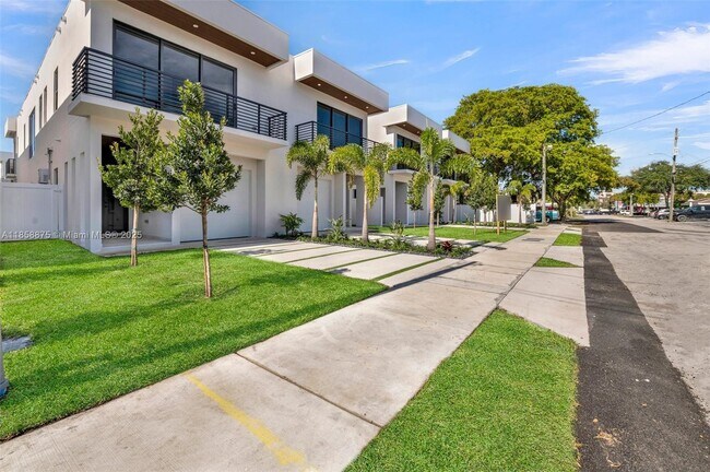 Photo - 921 NE 17th Terrace Townhome