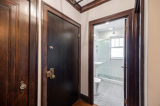 Photo - 6411 N Talman Ave Unit 301